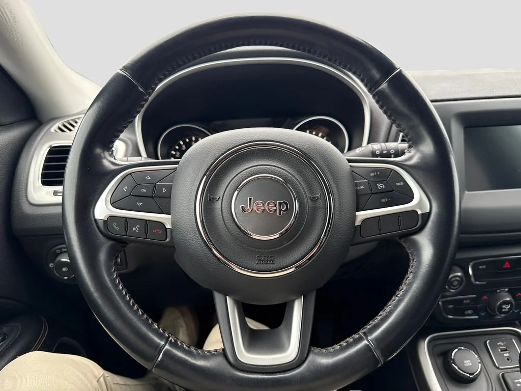 Used 2020 Gray Jeep Latitude image 12