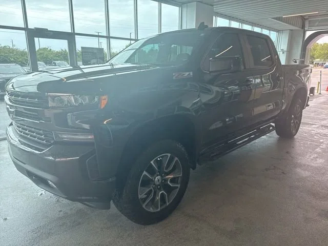 Used 2021 OXFORD BROWN METALLIC Chevrolet RST image 3