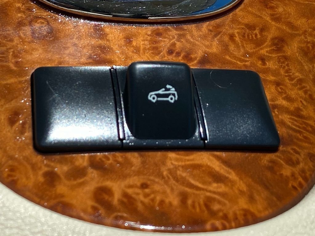 Used 2008 White Mercedes-Benz CLK 350 image 27