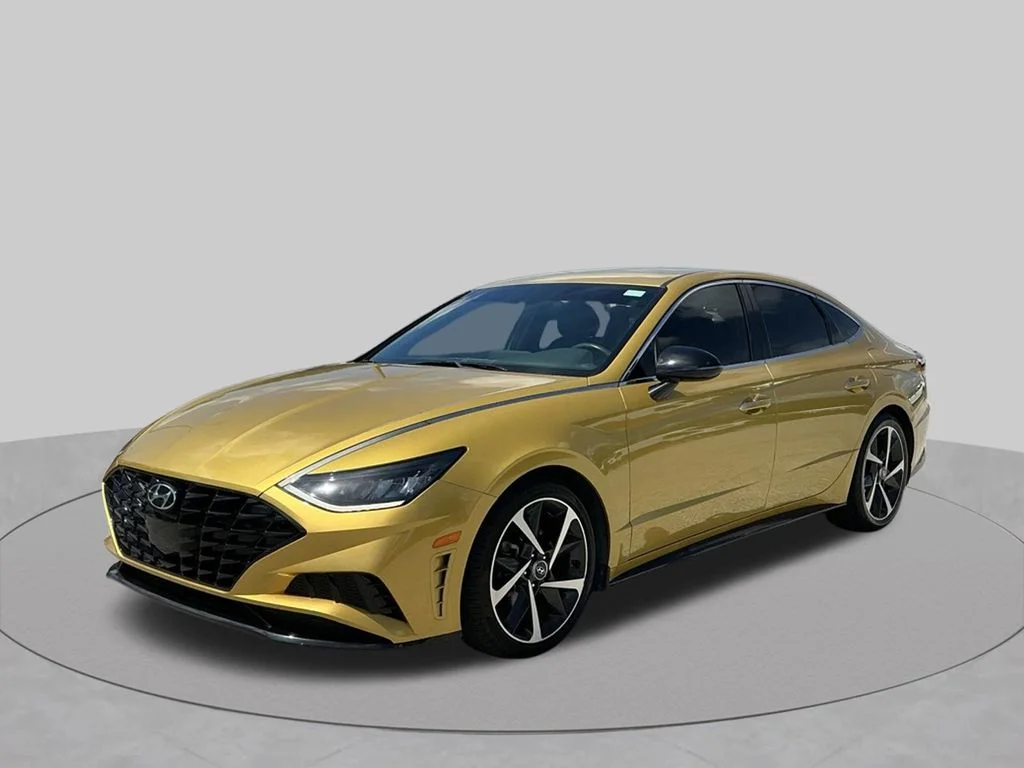 Used 2021 Yellow Hyundai SEL Plus image 2