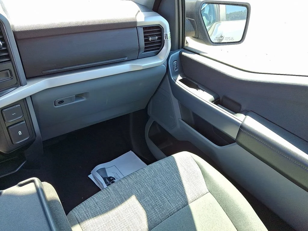Used 2023 Silver Ford XLT image 17