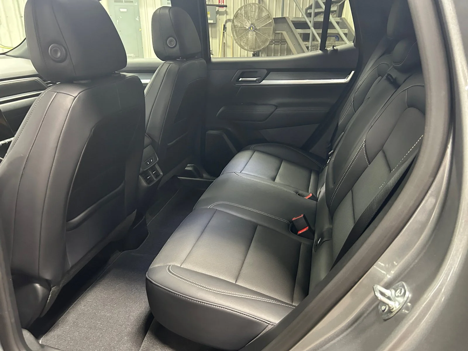 New 2027 Sterling Metallic GMC AWD Elevation image 19