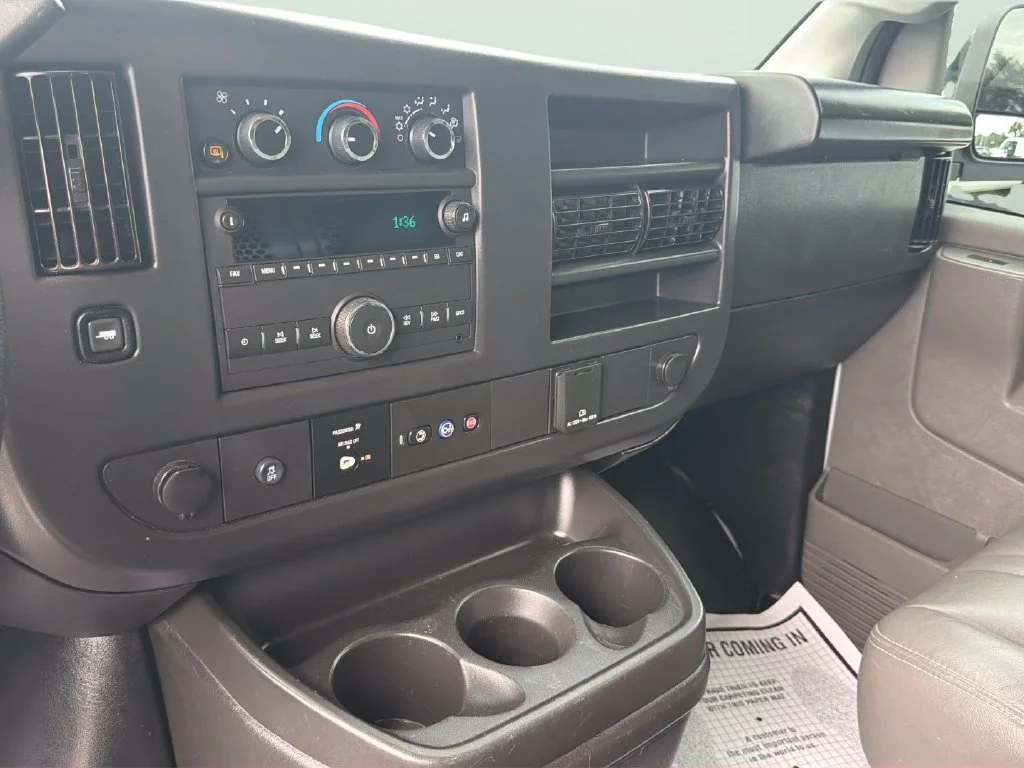 2025 Chevrolet Express Cargo Work Van - Photo 19