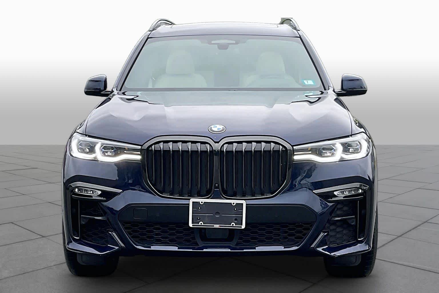 Used 2021 Tanzanite Blue II Metallic BMW M50i image 3