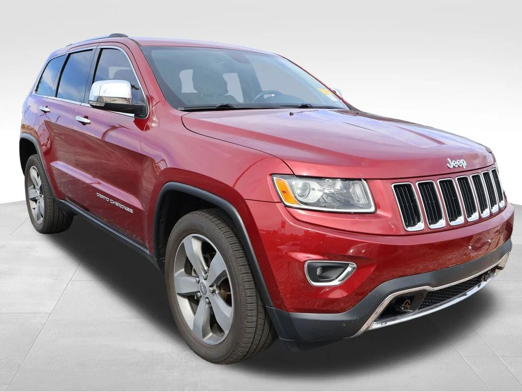 Used 2015 Deep Cherry Red Crystal Pearlcoat Jeep Limited image 12