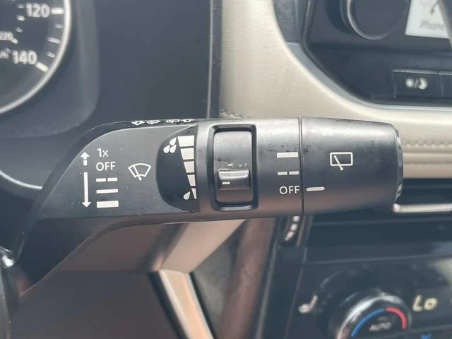 Used 2023 Blue Nissan SL image 43