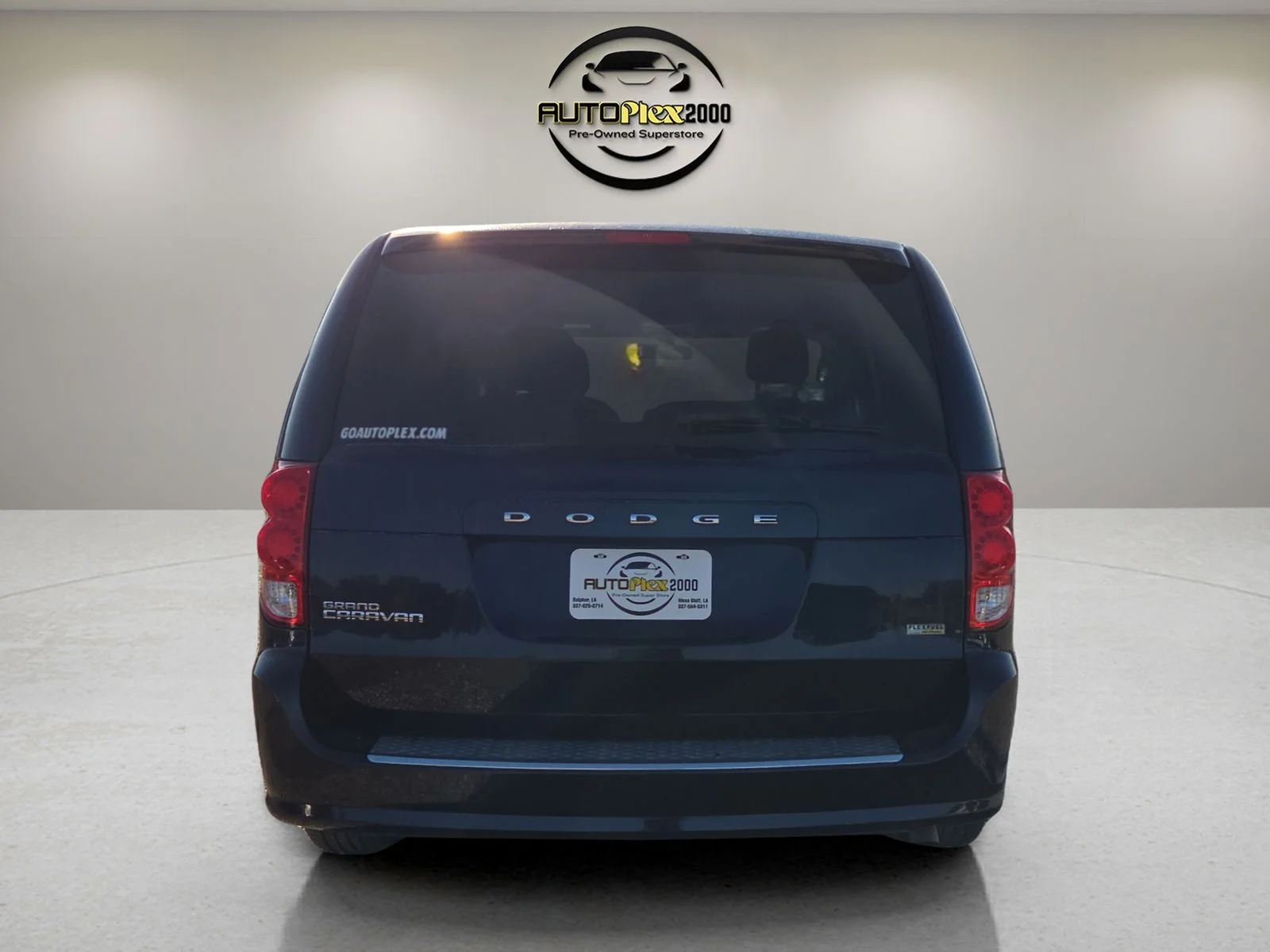 Used 2016 Blue Dodge SE image 6