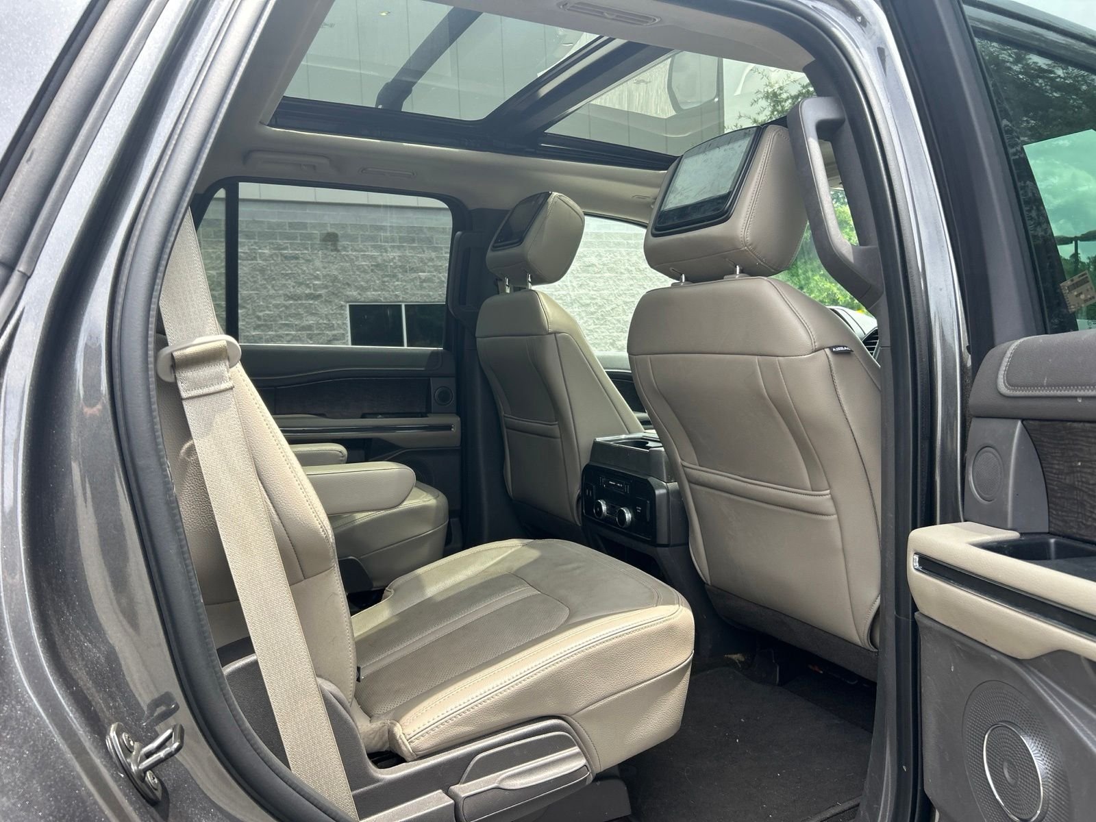 Used 2019 Gray Ford Limited image 28