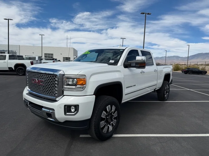 Used 2016 SUMMIT WHITE GMC Denali image 7