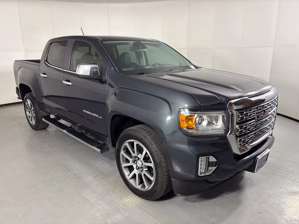 Used 2021 Green GMC Denali image 2