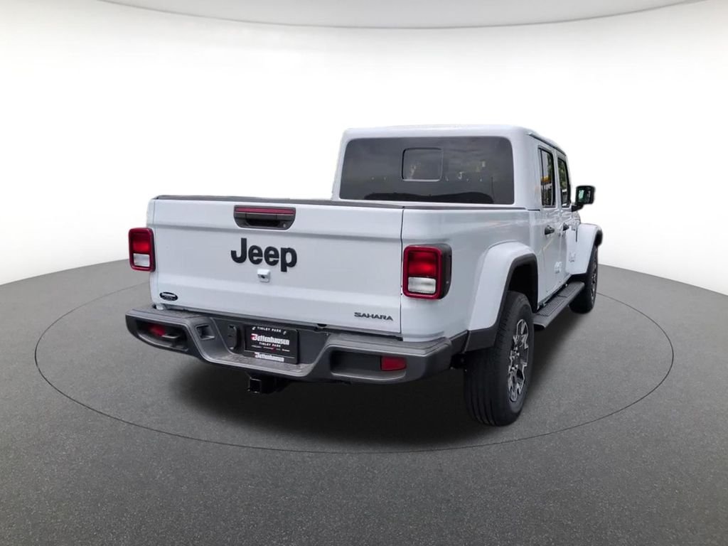New 2026 Bright White Clear-Coat Exterior Paint Jeep Sahara image 8