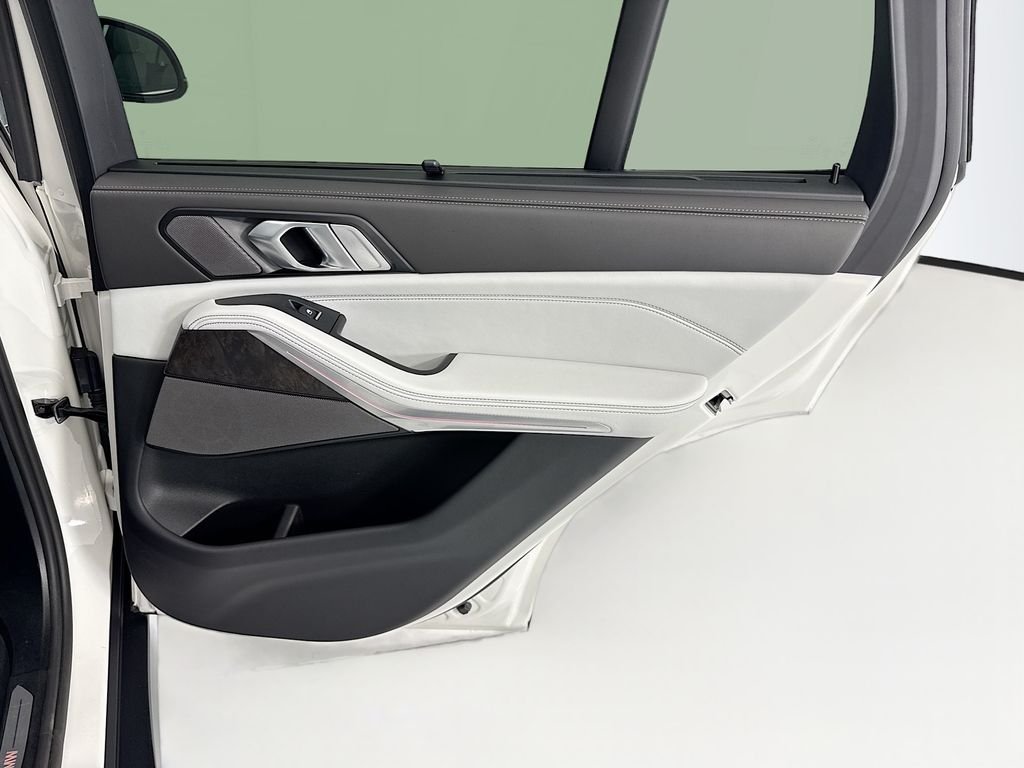 Certified Used 2026 Alpine White BMW xDrive40i image 26
