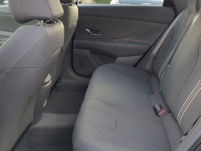 2025 Hyundai Elantra SEL - Photo 13