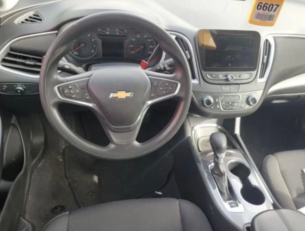 Used 2023 White Chevrolet LT image 3