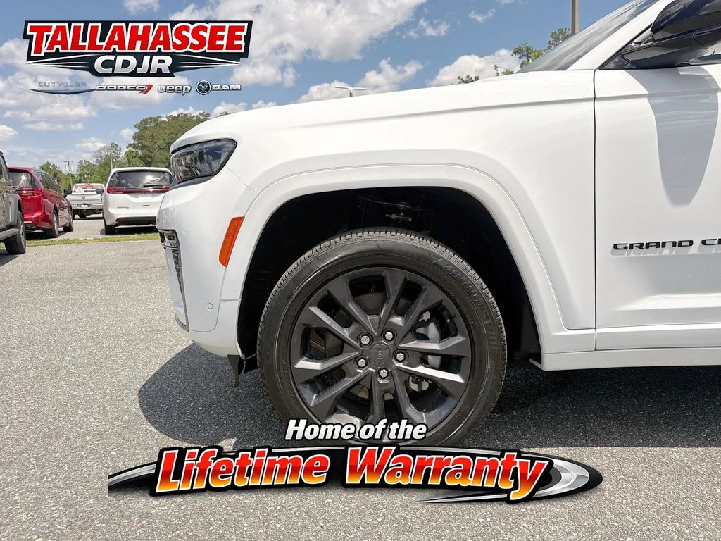 New 2026 Bright White Clear-Coat Exterior Paint Jeep Limited Reserve image 13