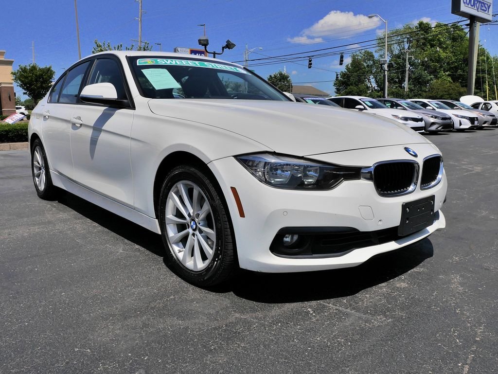 2017 BMW 3 Series 320i Sedan's photo