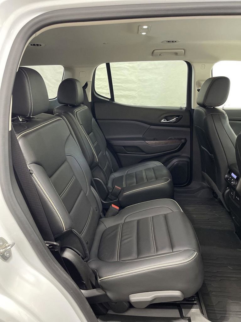 2023 GMC Acadia Denali - Photo 10