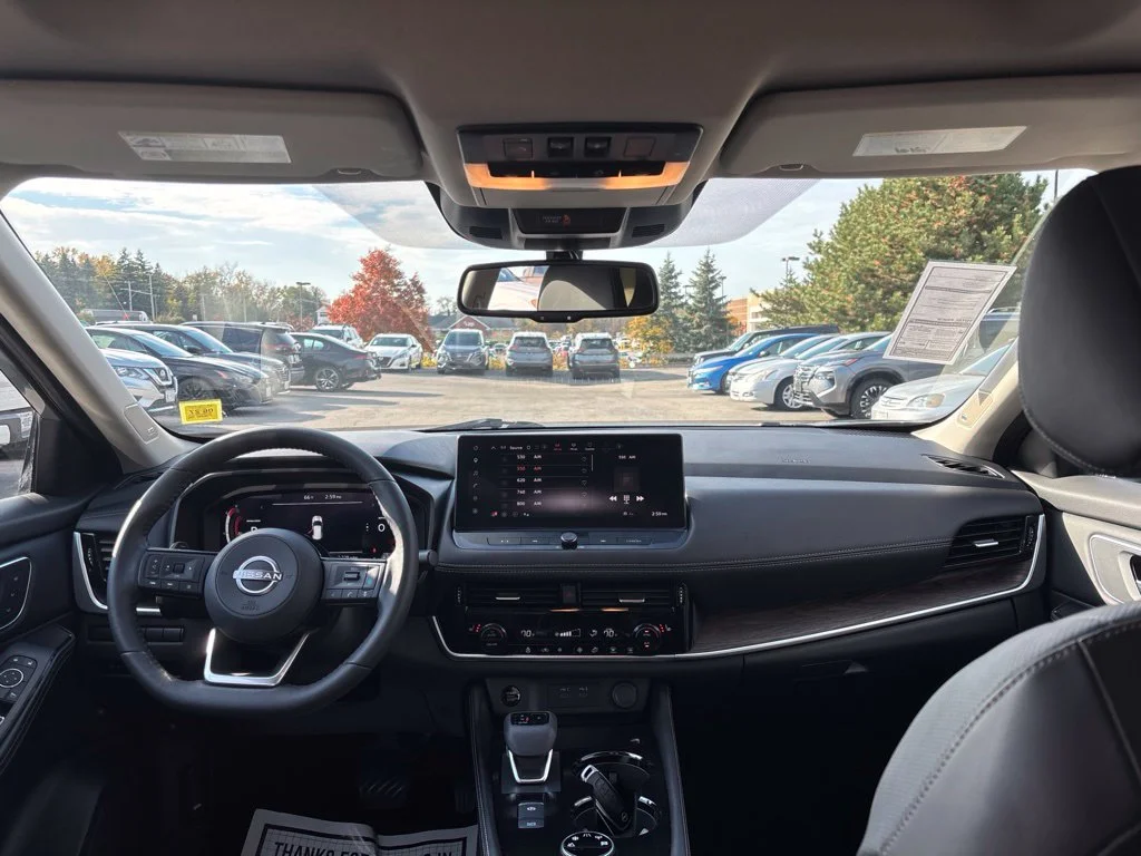 Used 2024 Gray Nissan Platinum image 15