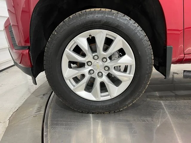 Used 2020 Red Chevrolet Custom image 15