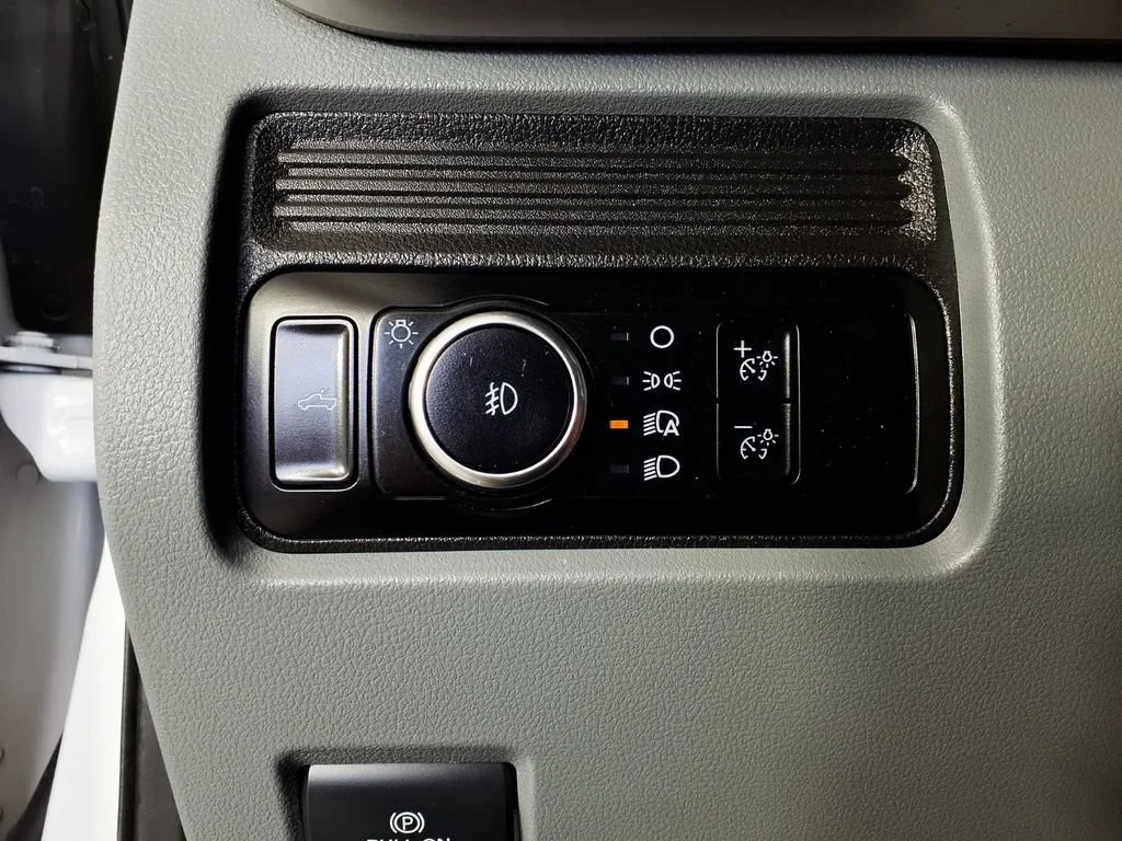 Used 2023 White Ford XL image 24
