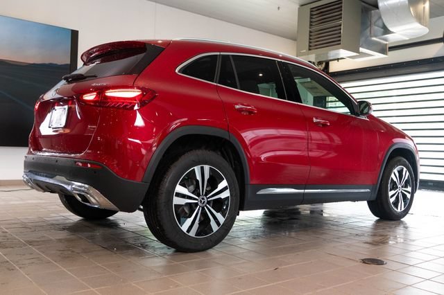 New 2026 MANUFAKTUR Patagonia Red Metallic Mercedes-Benz GLA 250 image 44