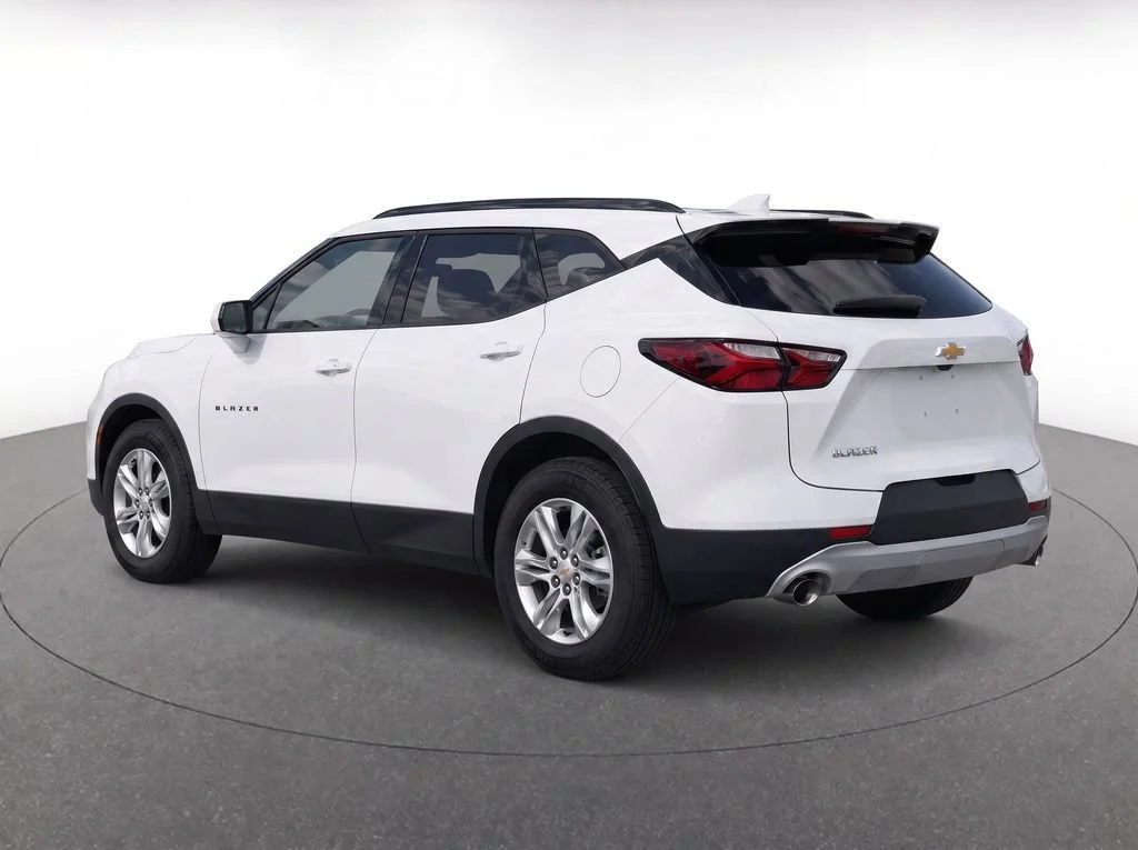 Used 2020 SUMMIT WHITE Chevrolet LT image 3