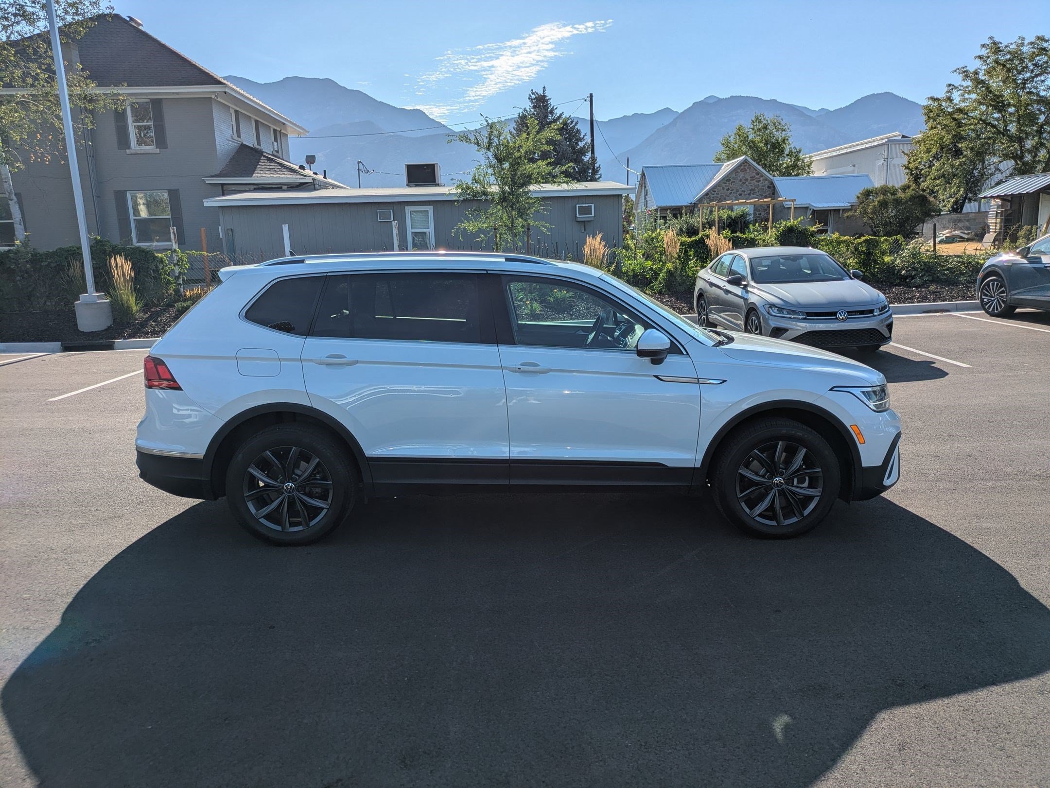 Certified Used 2023 Opal White Volkswagen SE image 2