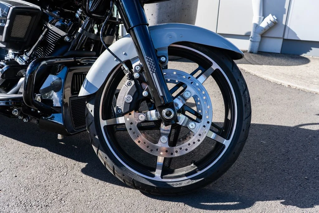 Used 2024 Gray Harley-Davidson FLTRXS image 5