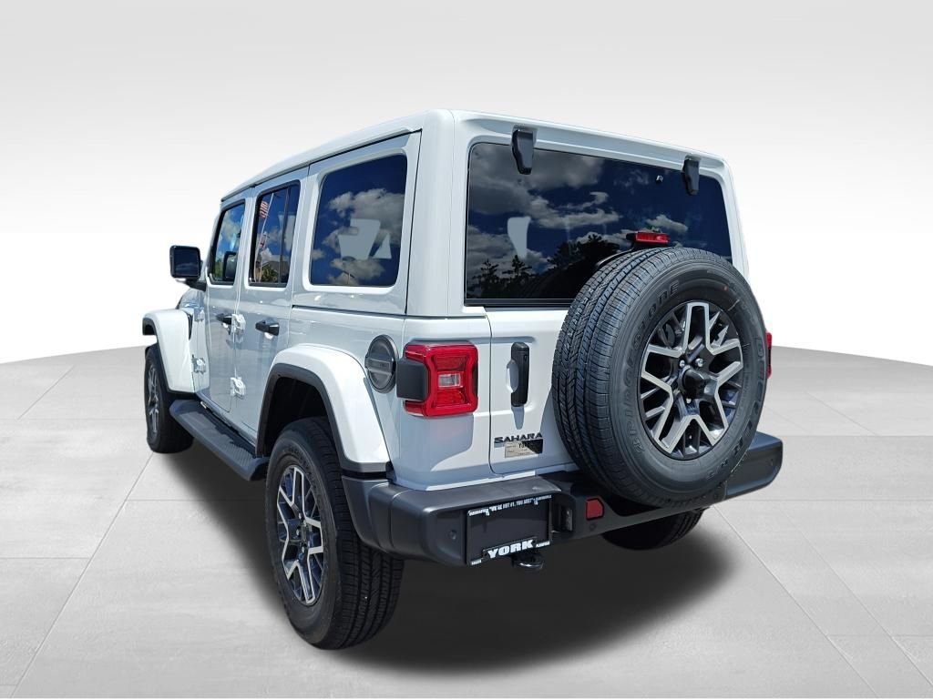 New 2026 Bright White Clear-Coat Exterior Paint Jeep Sahara image 3