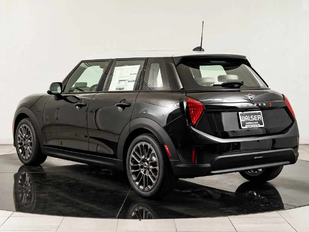 2026 MINI Hardtop 4 Door S - Photo 6