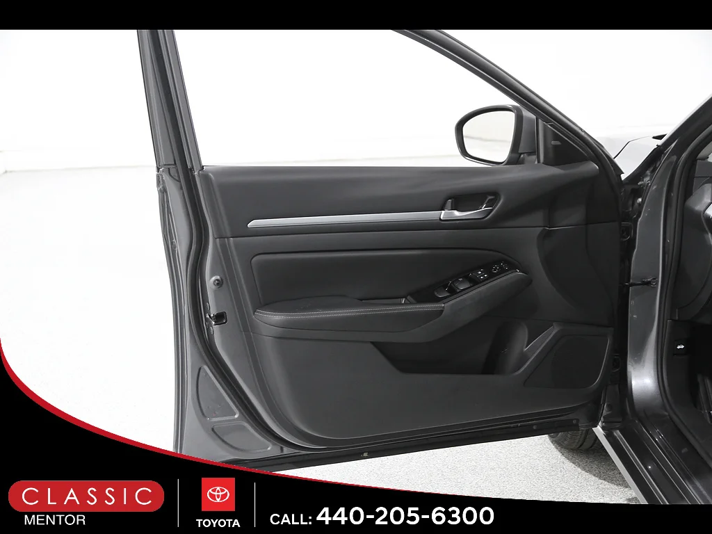 Used 2023 Gun Metallic Nissan 2.5 SV image 4
