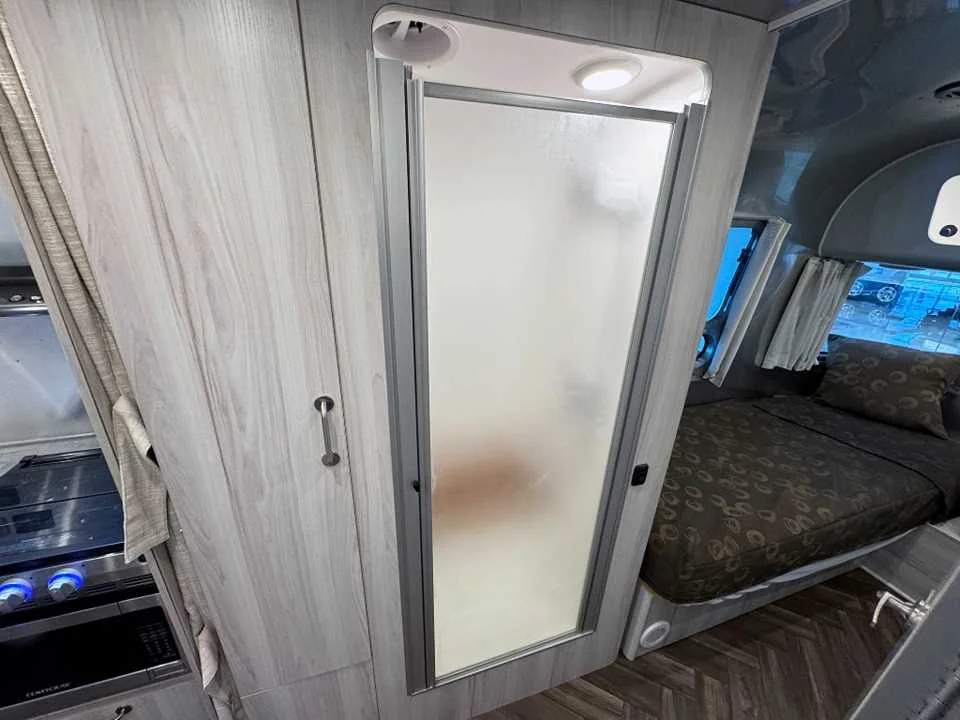 Used 2022 SILVER AIRSTREAM  image 34