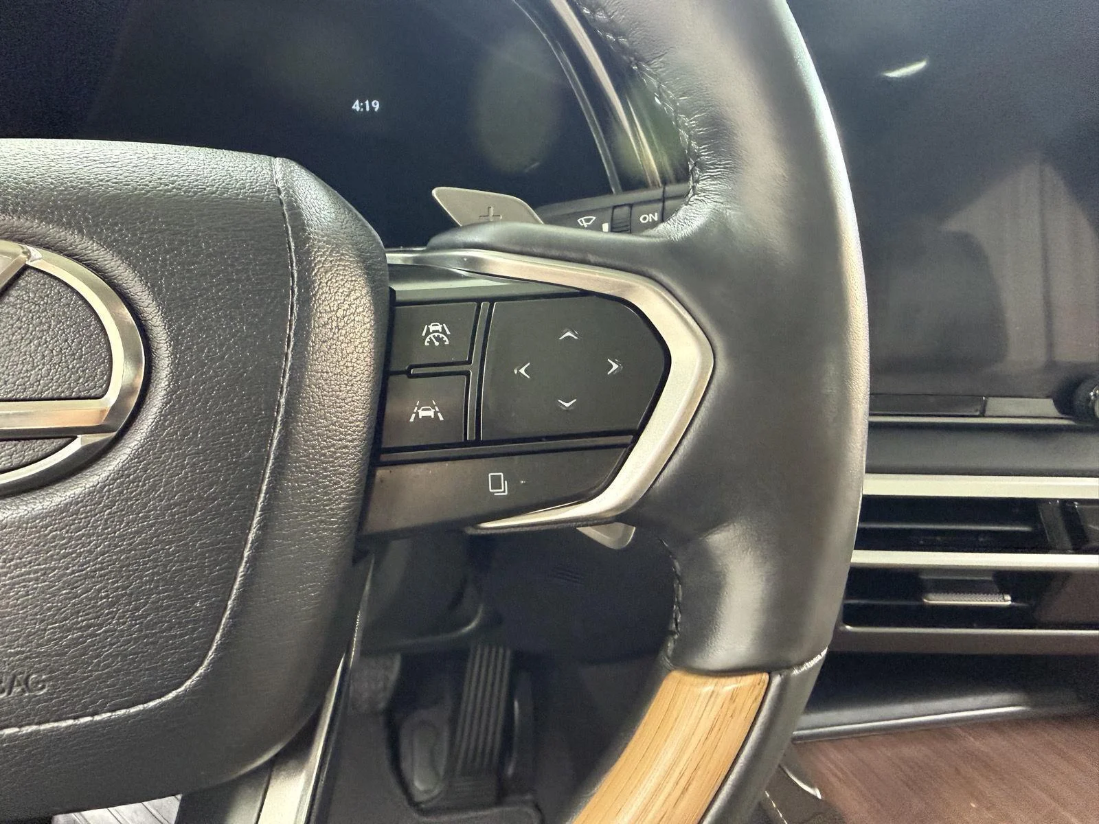 Used 2023 Nori Green Pearl Lexus RX 350 Luxury image 16