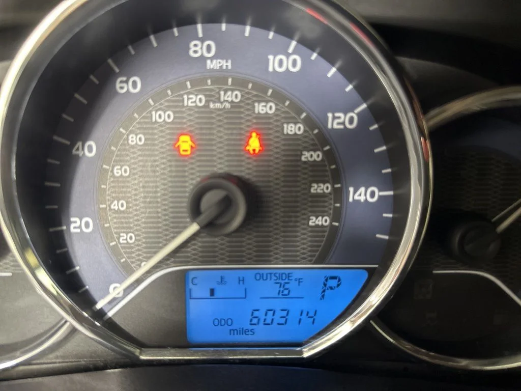 Used 2015 Brown Toyota LE image 20