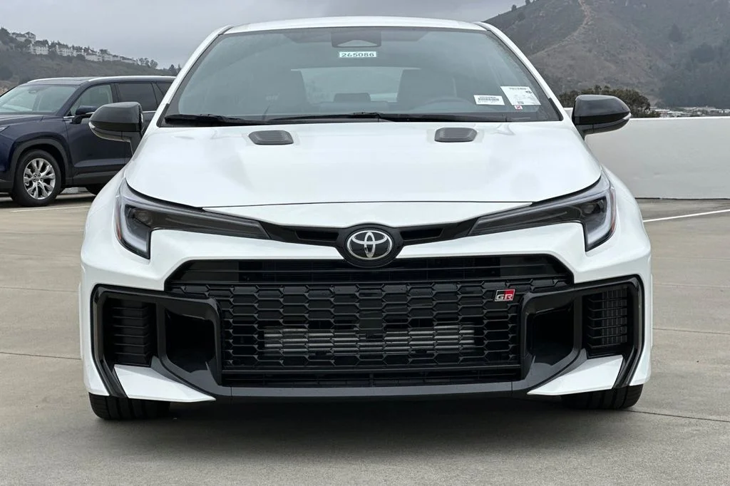 New 2026 Ice Cap Toyota  DAT image 9