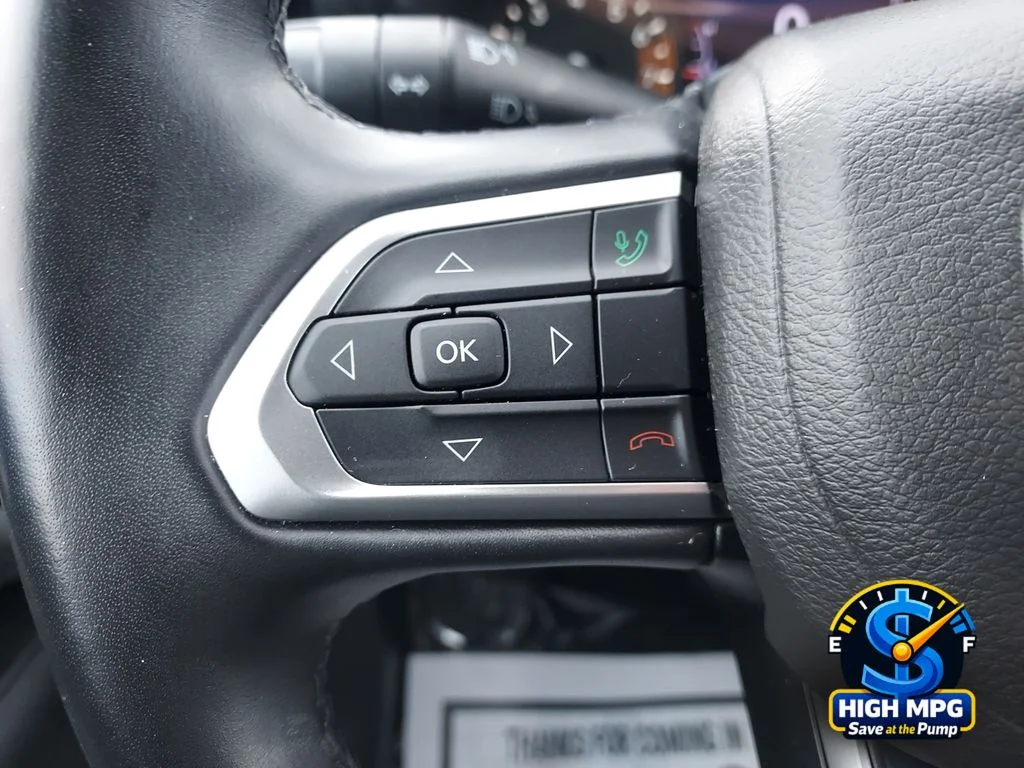 Used 2022 Gray Jeep Latitude Lux image 23