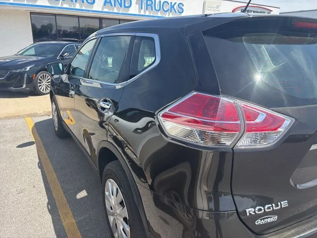 Used 2015 Black Nissan S image 7