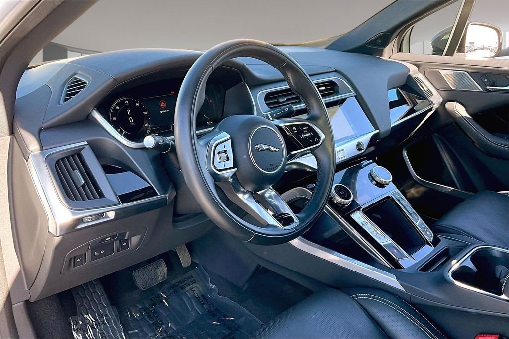 Used 2023 White Jaguar HSE image 15