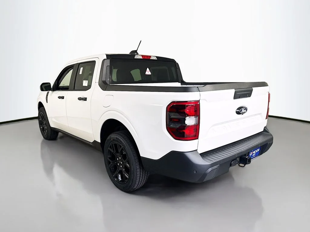 New 2026 Oxford White Ford XLT image 5