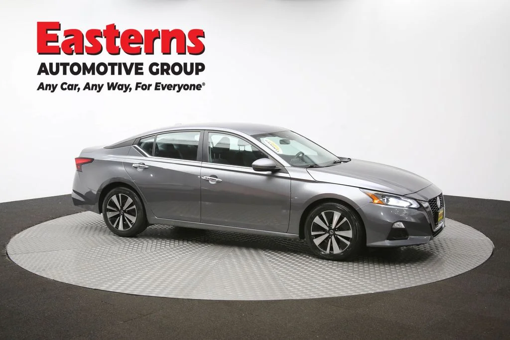 Used 2022 Gray Nissan 2.5 SV image 44