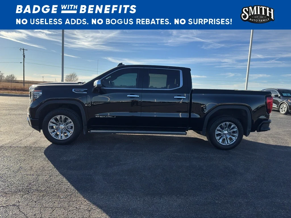 Used 2025 Onyx Black GMC Denali image 10