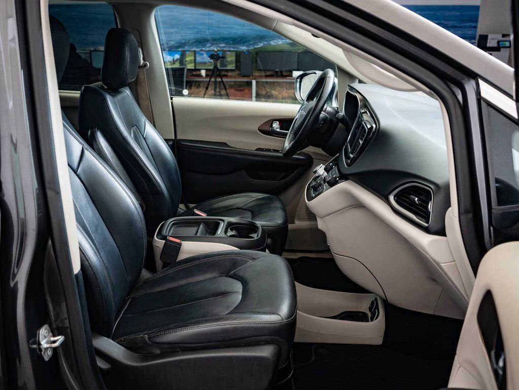 2019 Chrysler Pacifica Touring L - Photo 18