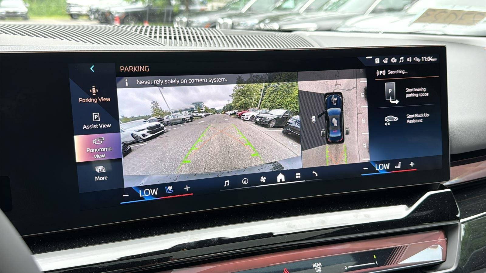 New 2027 Carbon Black Metallic BMW 550e xDrive image 17