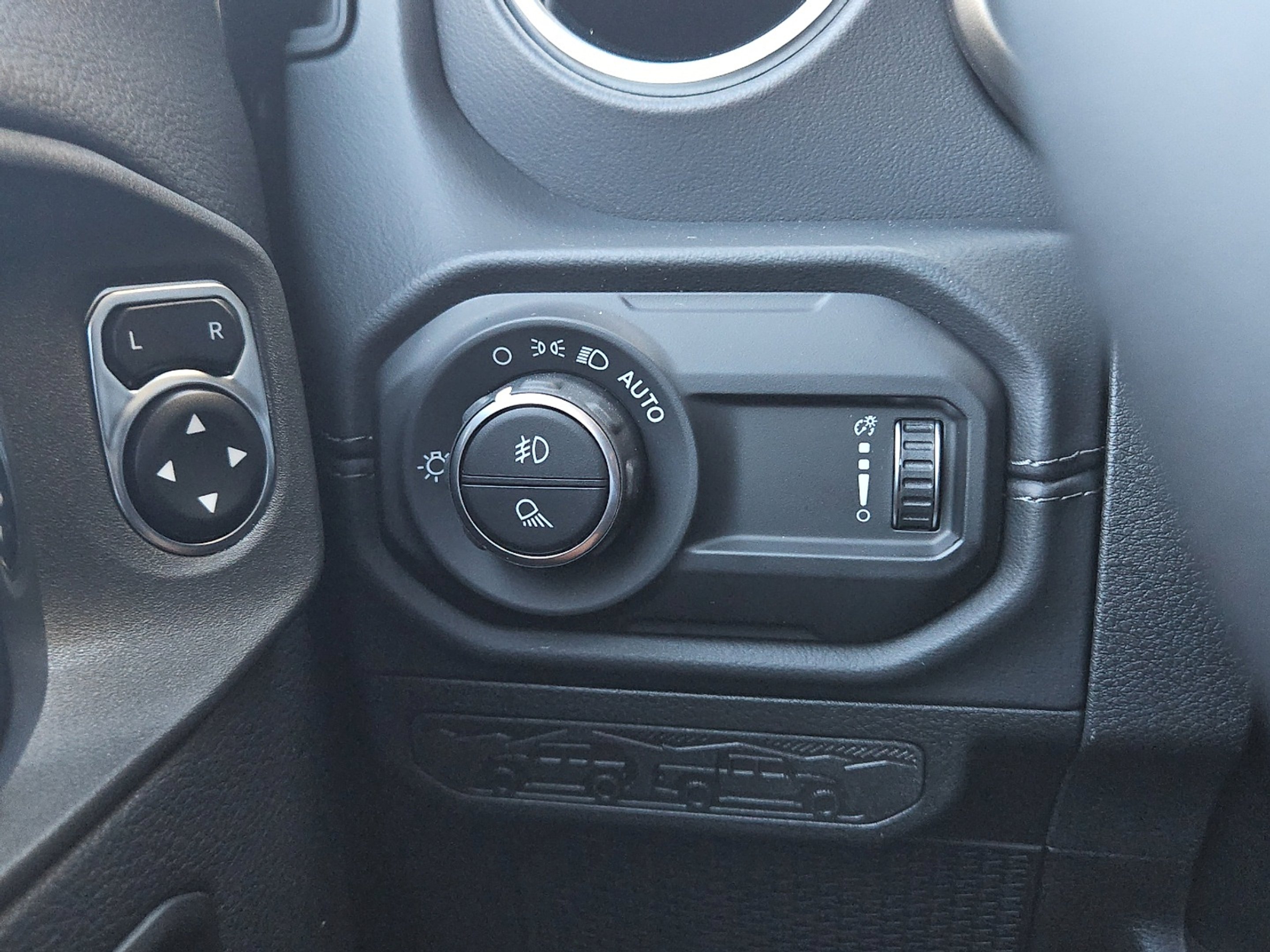 New 2025 Black Clear-Coat Exterior Paint Jeep Texas Trail image 15
