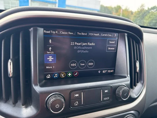Used 2020 Blue Metallic Chevrolet Z71 image 5