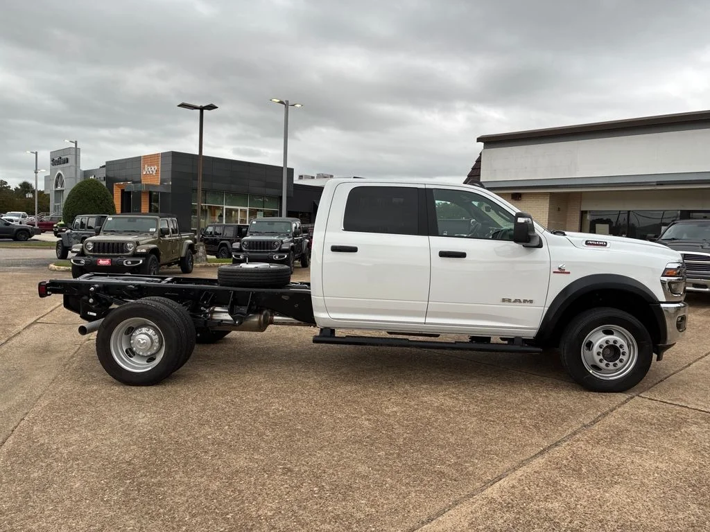 New 2026 Bright White Clear-Coat Exterior Paint RAM Tradesman image 7