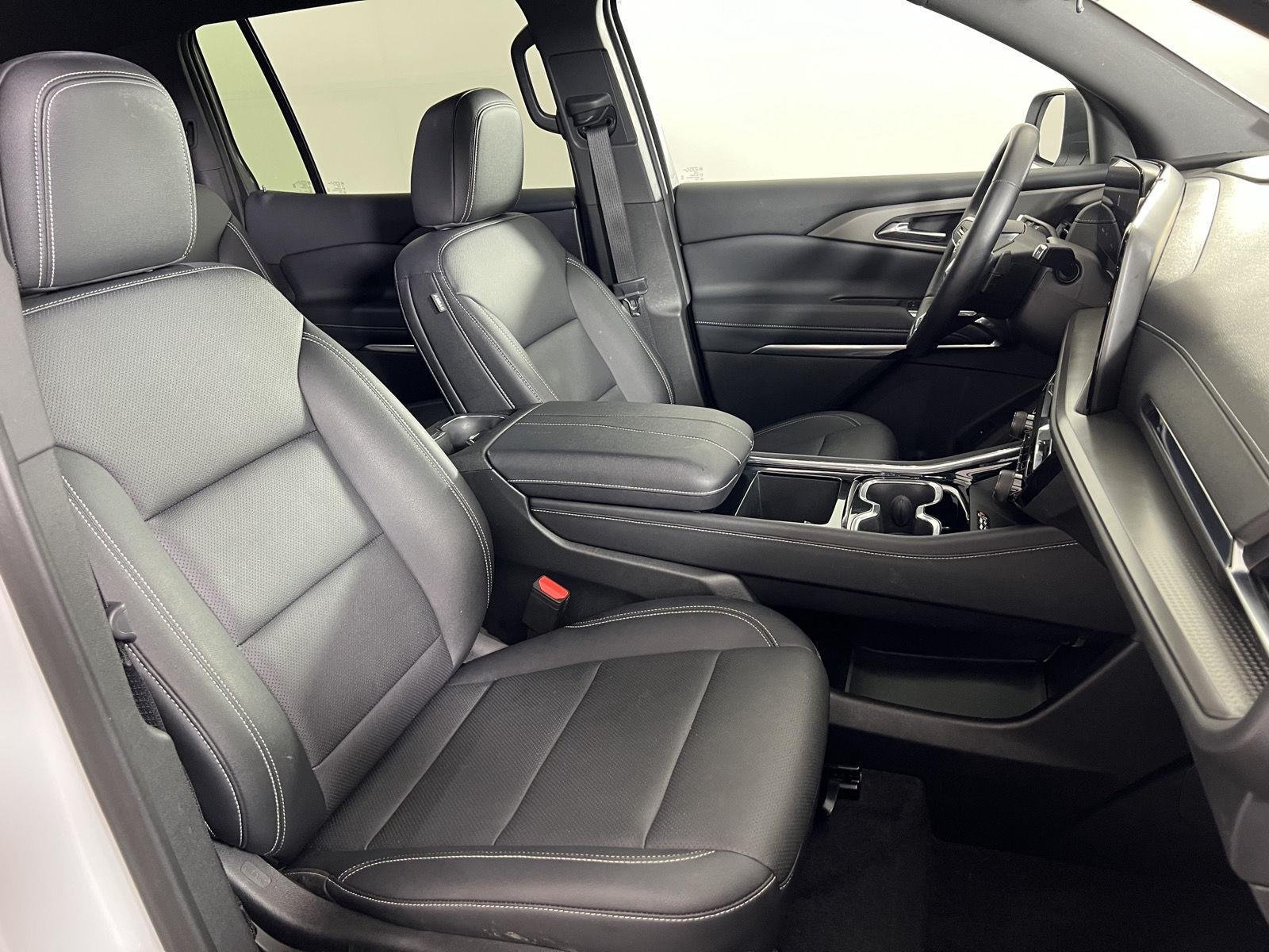 Used 2025 Summit White Chevrolet LT image 24