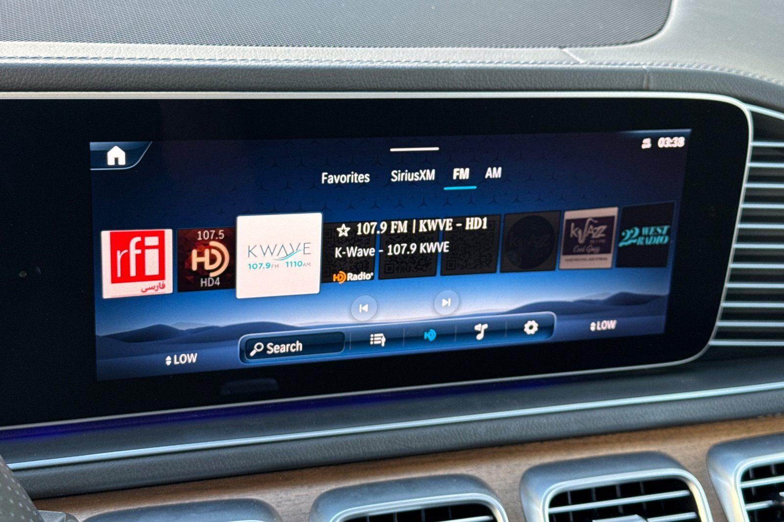 Used 2025 Silver Mercedes-Benz GLS 450 image 36