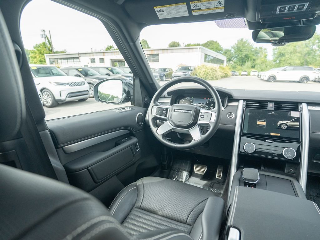 Used 2024 Gray Land Rover Dynamic SE image 19