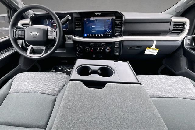New 2026 Oxford White Ford XLT image 5
